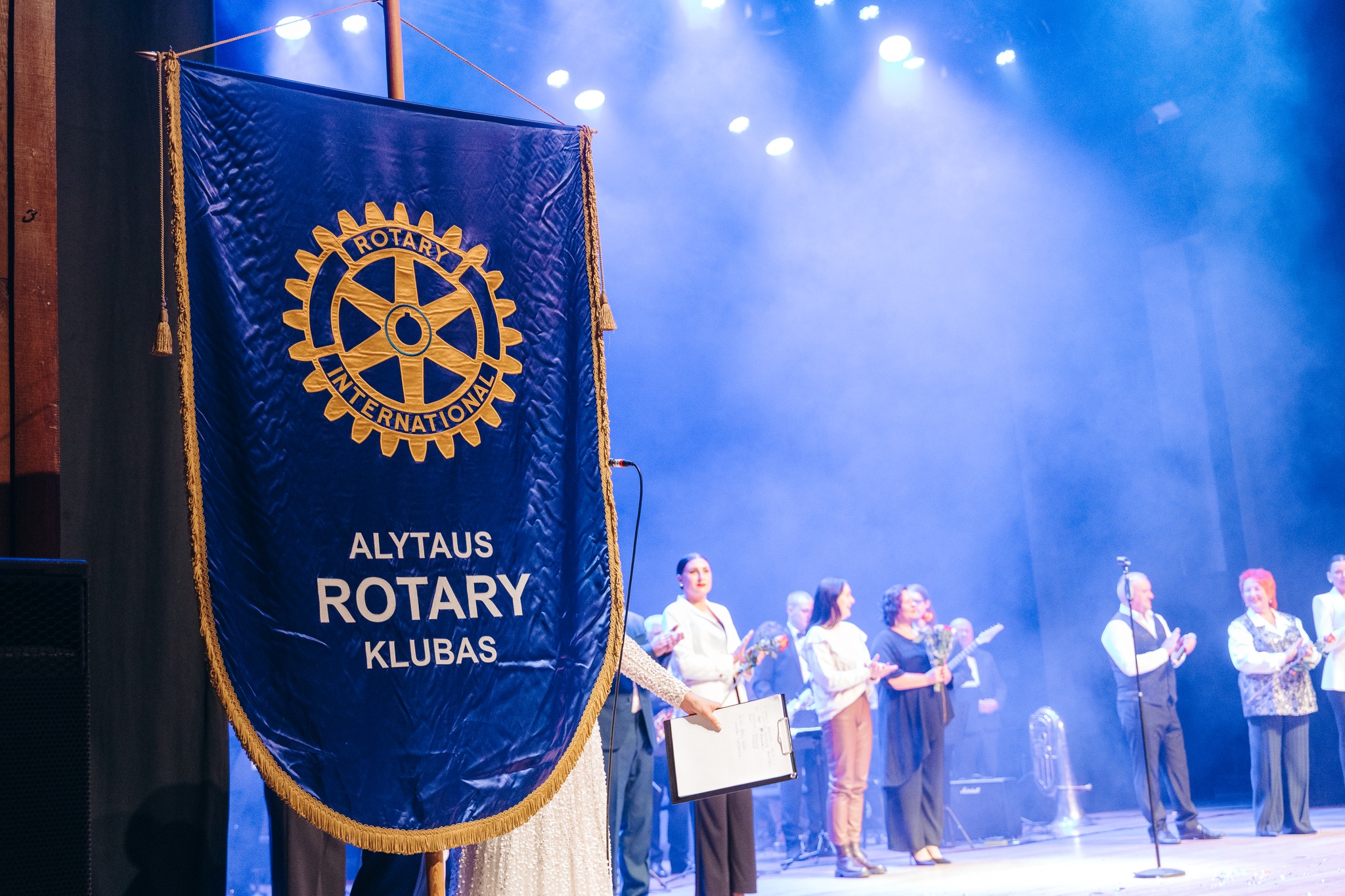 571098009 1235833371916345 6001875231307291141 N